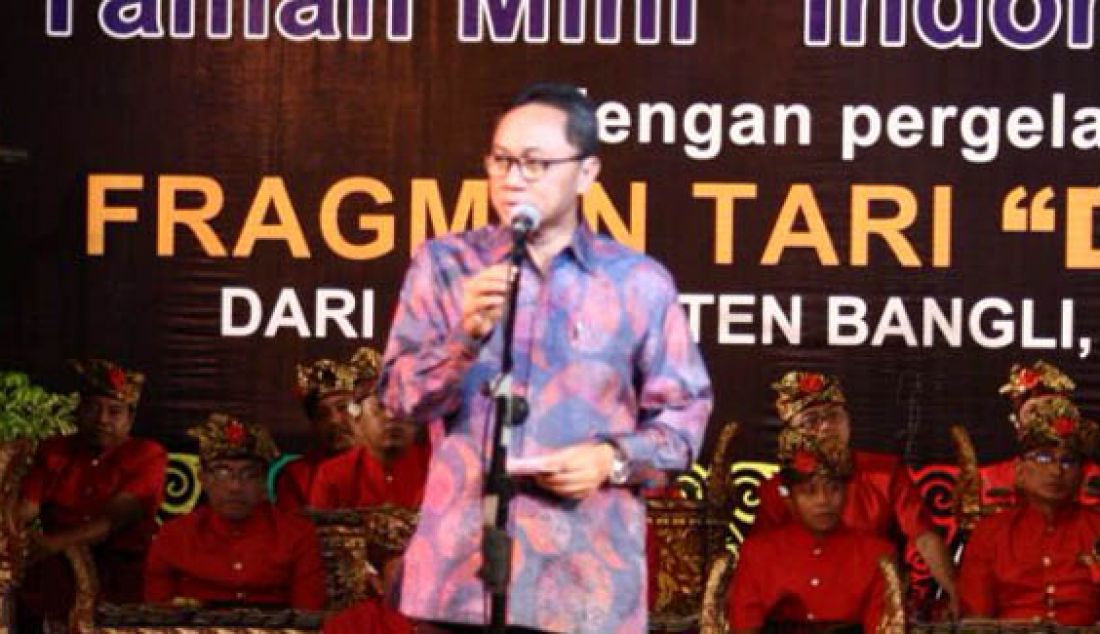 Ketua MPR RI Zulkifli Hasan saat menghadiri peringatan ulang tahun Taman Mini Indonesia Indah (TMII) ke -41, Jakarta, Minggu (24/4). Foto: Ist - JPNN.com