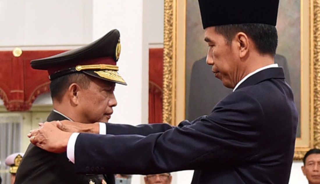 Komjen Pol Tito Karnavian saat mengikuti acara pelantikannya sebagai Kapolri oleh Presiden Joko Widodo di Istana Negara Jakarta, Rabu (13/7). Foto: Biro Pers Istana - JPNN.com