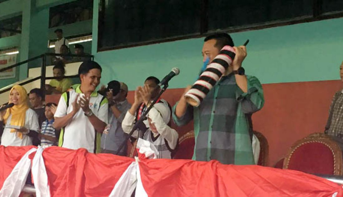 Menpora Imam Nahrawi saat membuka Liga Pelajar U-16 Piala Menpora di Stadion Soemantri Brojonegoro, Kuningan, Jakarta Selatan, Minggu (4/9) sore. Foto: Kabiro Humas dan Hukum Kemenpora - JPNN.com