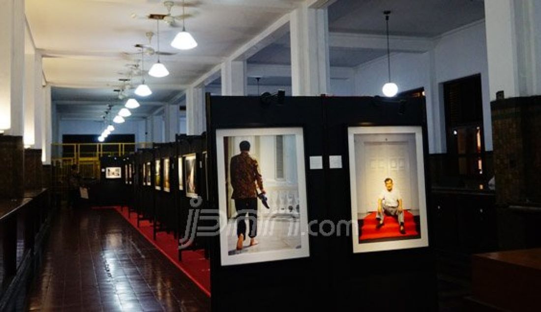 Pameran Foto Jurnalistik Setahun Kerja Jokowi-JK yang diselenggarakan pewarta foto Istana Kepresidenan di Museum Bank Mandiri, Jakarta. Foto: Natalia/JPNN.com - JPNN.com