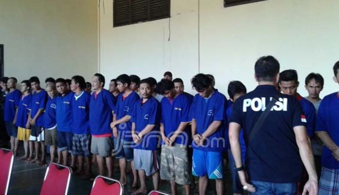 Polda Kalbar membeberkan kasus serta ratusan penjahat yang dibekuk dalam Operasi Pekat dan Libas di Mapolda Kalbar, Senin (21/12). Foto: Achmad/Rakyat Kalbar/JPNN.com - JPNN.com