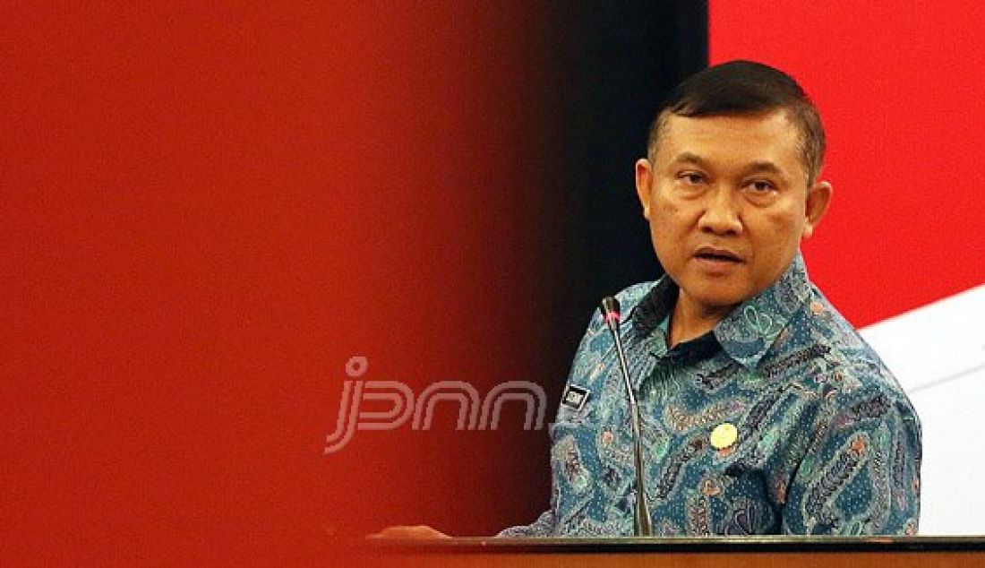 Direktoral Jenderal (Dirjen) Politik dan Pemerintahan Umum Kementerian Dalam Negeri (Kemendagri) Mayjen TNI Soedarmo saat menjadi pembicara pada Rapat Koordinasi Nasional Bidang Kesatuan Bangsa di Jakarta, Rabu (11/11). Foto: Ricardo/JPNN.com - JPNN.com