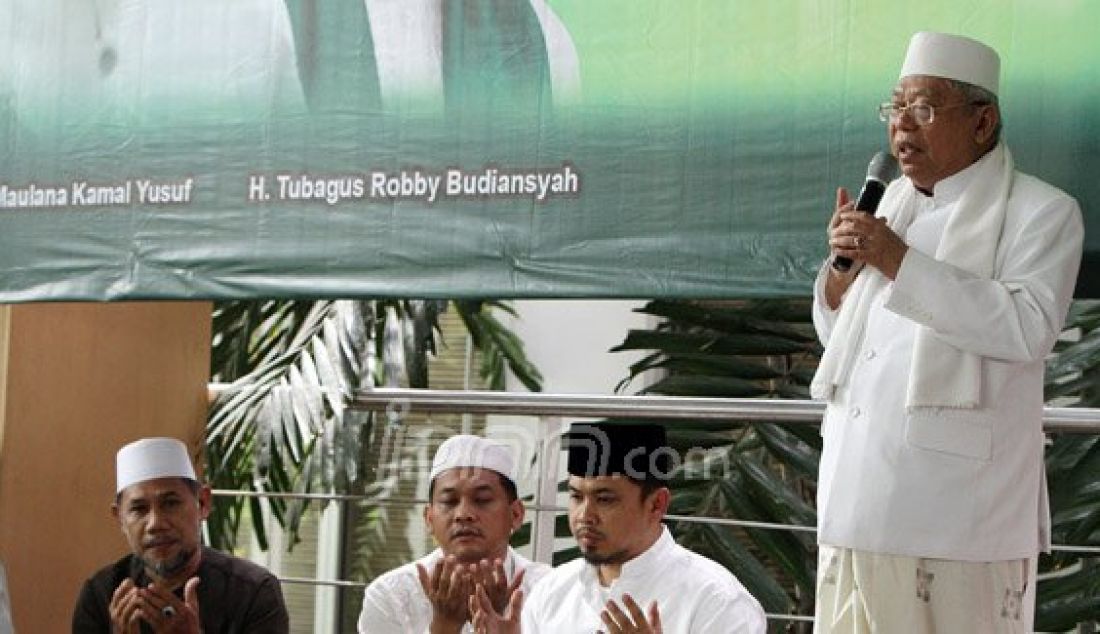 Rais Aam PBNU, yang juga Ketua Umum MUI KH. Ma'ruf Amin saat menghadiri acara Maulid dan Zikir, Jakarta, Kamis (24/12). Maulid dan Zikir yang diselenggarakan oleh Pengurus Wilayah Nahdlatul Ulama DKI Jakarta tersebut bertema Meneladani Akhlak Nabi Muhammad SAW. Foto : Ricardo/JPNN.com - JPNN.com