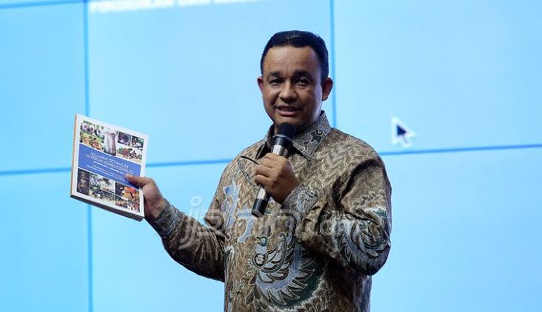 Menteri Pendidikan dan Kebudayaan Anies Baswedan saat memaparkan Kilasan Kinerja Kementerian Pendidikan dan Kebudayaan Tahun 2015 di Kantor Kementerian Pendidikan dan Kebudayaan, Jakarta, Rabu (30/12). Foto: Ricardo/JPNN.com - JPNN.com