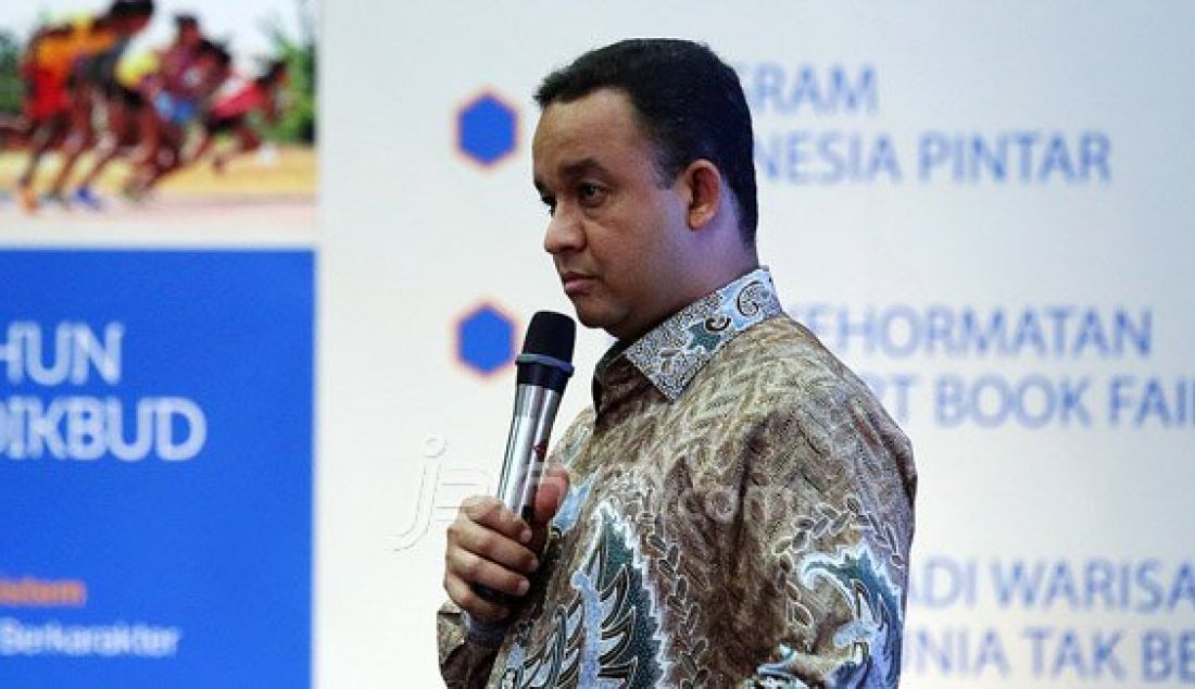 Menteri Pendidikan dan Kebudayaan Anies Baswedan saat memaparkan Kilasan Kinerja Kementerian Pendidikan dan Kebudayaan Tahun 2015 di Kantor Kementerian Pendidikan dan Kebudayaan, Jakarta, Rabu (30/12). Foto: Ricardo/JPNN.com - JPNN.com