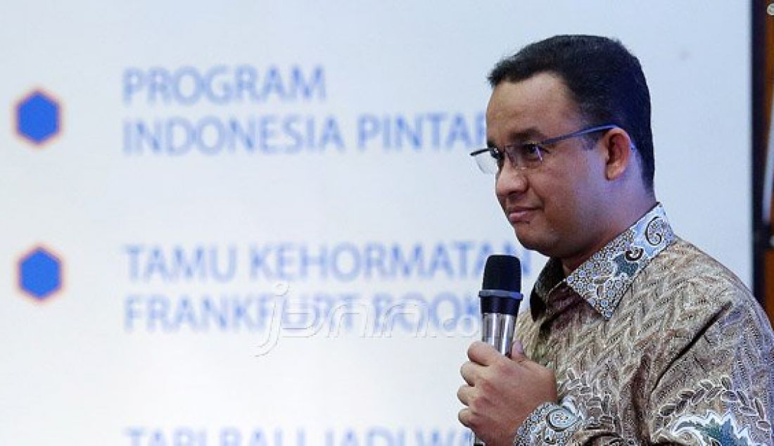 Menteri Pendidikan dan Kebudayaan Anies Baswedan saat memaparkan Kilasan Kinerja Kementerian Pendidikan dan Kebudayaan Tahun 2015 di Kantor Kementerian Pendidikan dan Kebudayaan, Jakarta, Rabu (30/12). Foto: Ricardo/JPNN.com - JPNN.com