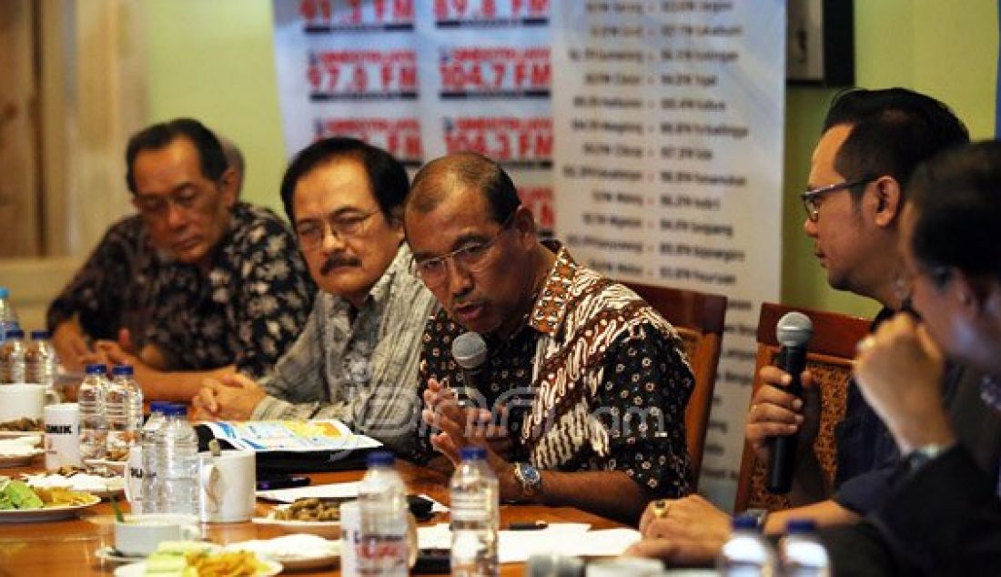 Anggota DPD Dapil Maluku Nono Sampono menjadi Pembicara pada diskusi bertema Gaduh Blok Marsela di Jakarta, Sabtu (2/1). Foto: Ricardo/JPNN.com - JPNN.com