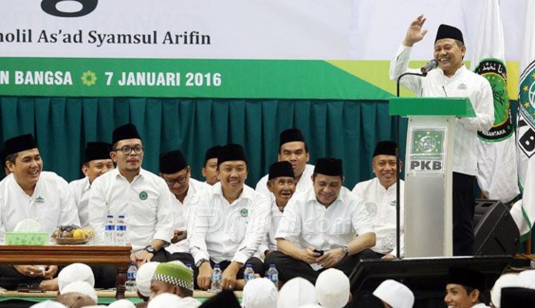 Ketua Umum Partai Kebangkitan Bangsa (PKB), Muhaimin Iskandar bersama empat menteri dari PKB saat menghadiri Sholawat untuk Bangsa di Kantor DPP PKB, Jakarta, Kamis (7/1). Foto: Ricardo/JPNN.com - JPNN.com