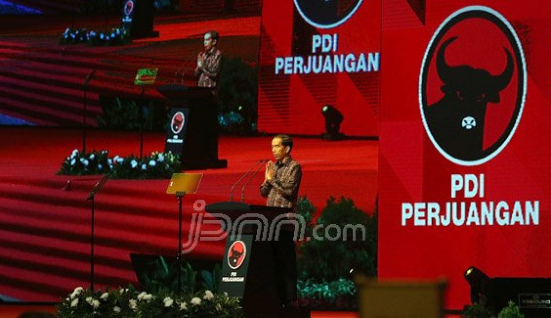 Presiden Joko Widodo saat memberikan pidato pada Rapat Kerja Nasional I PDIP di Jakarta, Minggu (10/1). Foto: Ricardo/JPNN.com - JPNN.com