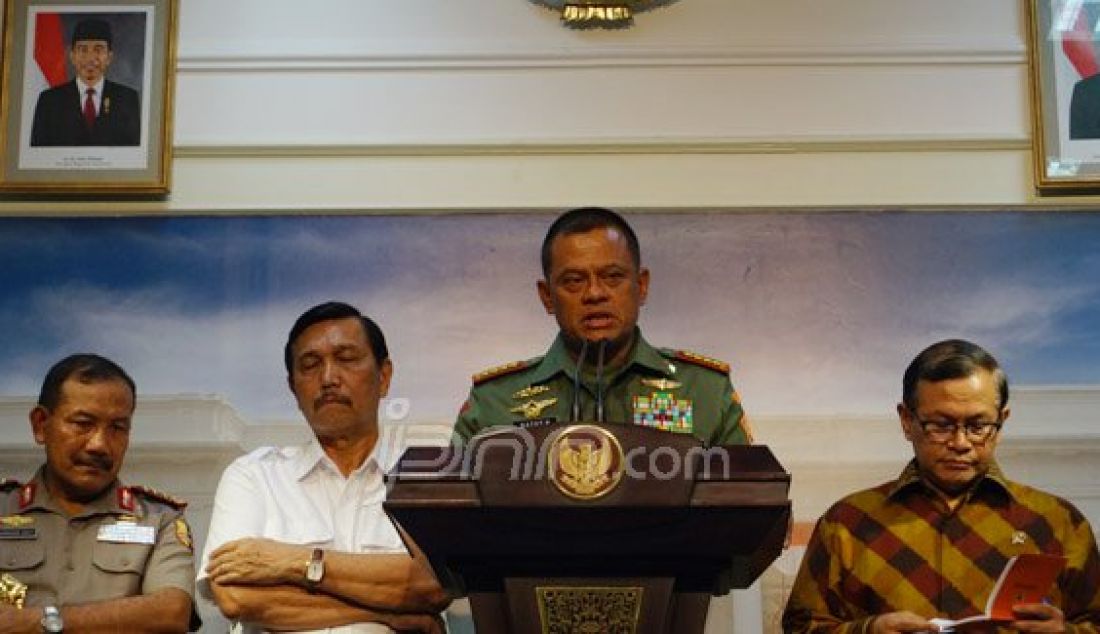 Panglima TNI Jenderal Gatot Nurmantyo saat jumpa pers di kantor kepresidenan, Jakarta, Kamis (14/1). Foto: Natalia/JPNN.com - JPNN.com