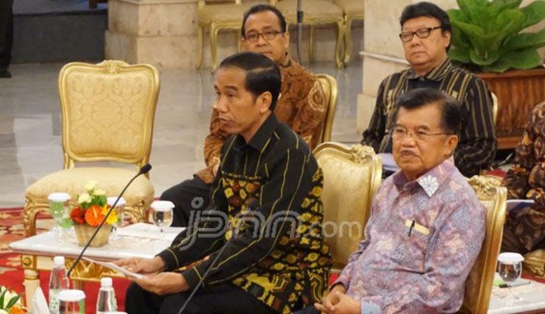 Presiden Joko Widodo dan Wapres Jusuf Kalla memimpin pertemuan tentang pencegahan terorisme di Istana Negara, Jakarta, Selasa (19/1). Foto: Natalia/JPNN.com - JPNN.com