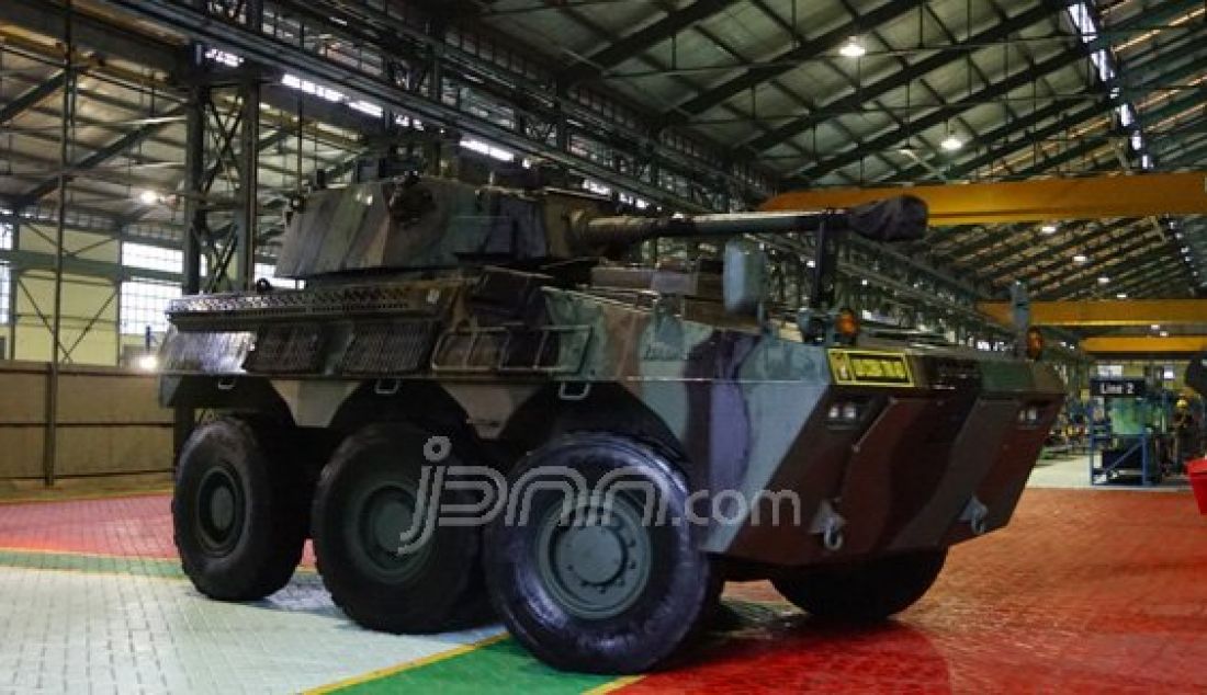 Panser Badak buatan PT. Pindad, Bandung, Kamis (21/1). Foto: Natalia/JPNN.com - JPNN.com