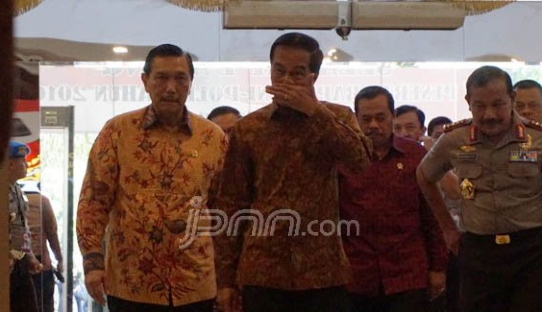 Presiden Joko Widodo saat menghadiri Rapim TNI-Polri di STIK-PTIK, Jakarta, Jumat (29/1). Foto: Natalia/JPNN.com - JPNN.com