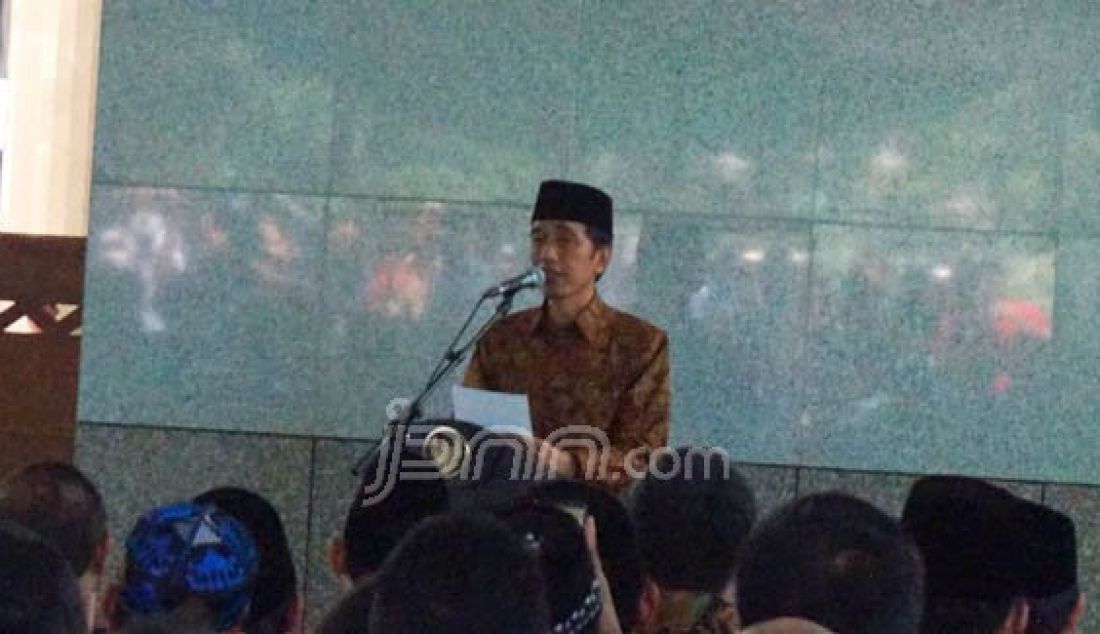 Presiden Joko Widodo memberikan sambutan pada acara peresmian Masjid Fatahilah di Balai Kota DKI Jakarta, Jumat (29/1). Foto: Natalia/JPNN.com - JPNN.com