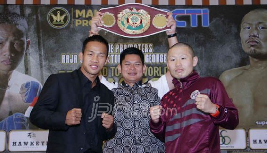 SIAP: Petinju Indonesia Daud Yordan siap melawan Yoshitaka Kato di pertandingan kelas ringan WBO Road. Foto: Charlie/Indopos/JPNN.com - JPNN.com