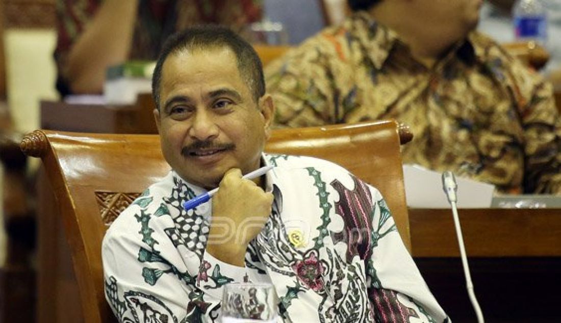 Menteri Pariwisata Arief Yahya saat mengikuti rapat kerja dengan Komisi X DPR di Ruang Rapat Komisi X DPR, Jakarta, Rabu (3/2). Rapat tersebut membahas Kesiapan pelaksanaan APBN Tahun 2016, Rencana promosi Pariwisata Mancanegara tahun 2016 dan realisasi target Wisman. Foto: Ricardo/JPNN.com - JPNN.com