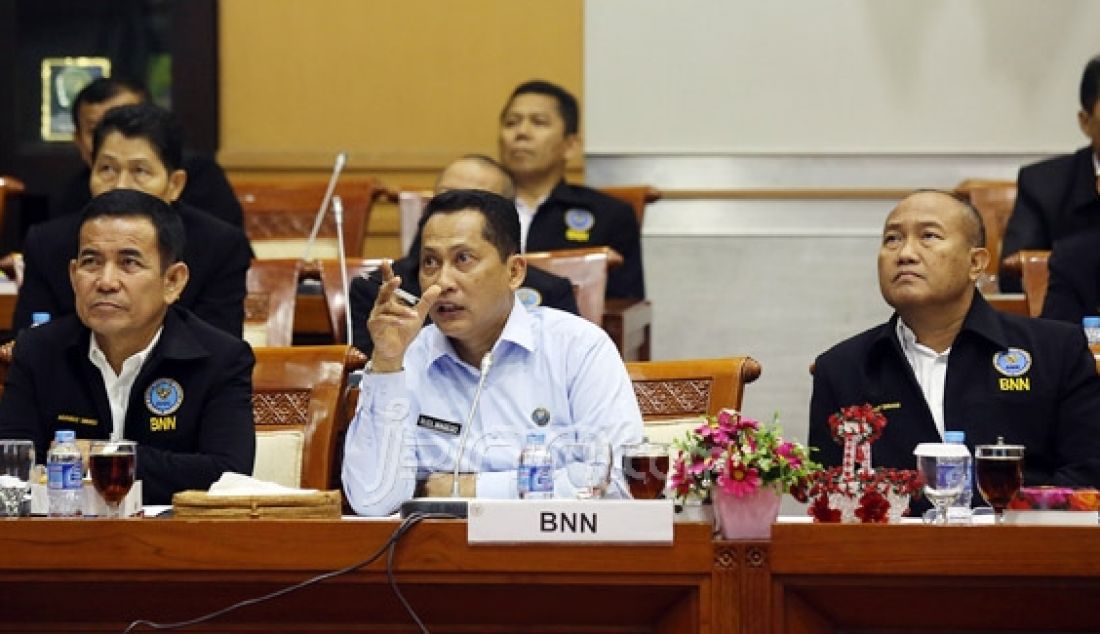 Kepala BNN Komjen (Pol) Budi Waseso saat menghadiri rapat dengar pendapat dengan Komisi III DPR di Ruang Rapat Komisi III DPR, Jakarta, Kamis (4/2). Foto: Ricardo/JPNN.com - JPNN.com