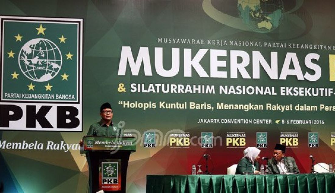 Ketua Umum PKB Muhaimin Iskandar saat memberikan arahan kepada kader PKB seluruh Indonesia menjelang pembukaan Musyawarah Kerja Nasional (Mukernas) PKB di Jakarta, Jumat (5/2). Foto: Ricardo/JPNN.com - JPNN.com