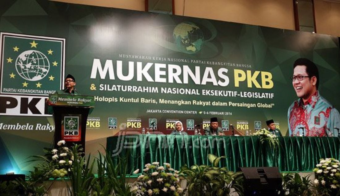 Ketua Umum PKB Muhaimin Iskandar saat memberikan arahan kepada kader PKB seluruh Indonesia menjelang pembukaan Musyawarah Kerja Nasional (Mukernas) PKB di Jakarta, Jumat (5/2). Foto: Ricardo/JPNN.com - JPNN.com