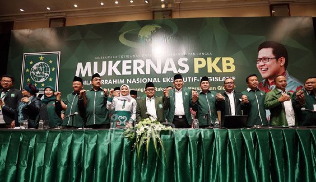 Ketua Umum PKB Muhaimin Iskandar saat memberikan pidato penutupan Musyawarah Kerja Nasional (Mukernas) PKB di Jakarta, Sabtu (6/2). Foto: Ricardo/JPNN.com - JPNN.com