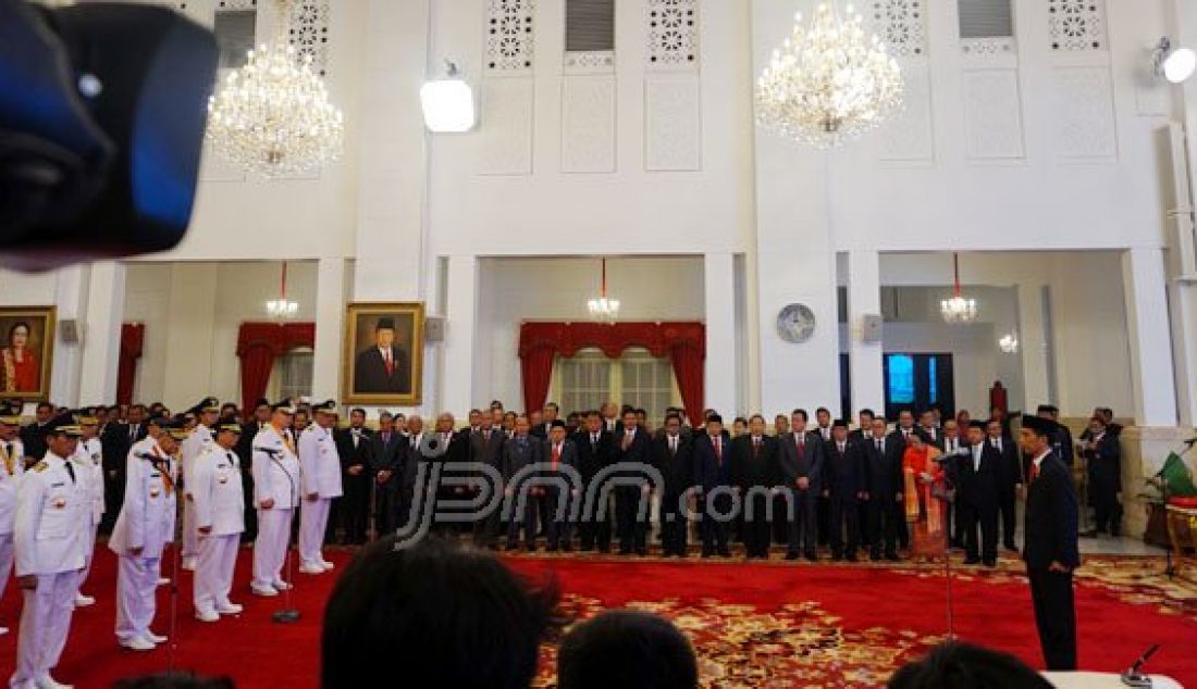 Suasana pelantikan 7 pasangan Gubernur dan Wakil Gubernur terpilih oleh Presiden Joko Widodo di Istana Negara, Jakarta, Jumat (12/2). Foto: Natalia/JPNN.com - JPNN.com