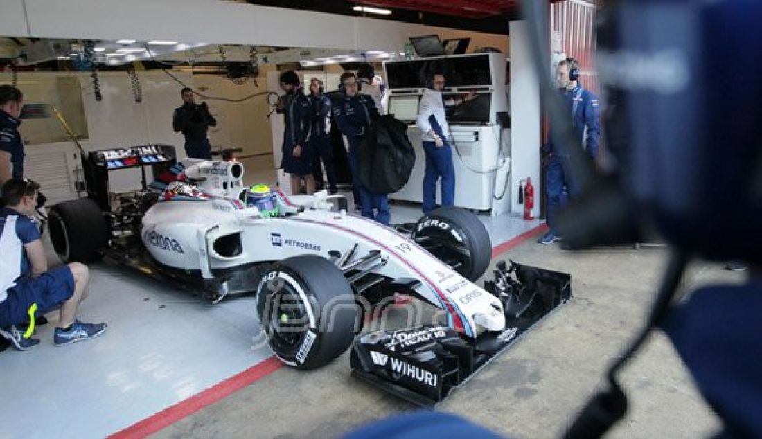 Pembalap Formula One, Massa saat sesi ujicoba di hari terakhir di sirkuit Barcelona. Foto: Raka/Jawa Pos/JPNN.com - JPNN.com