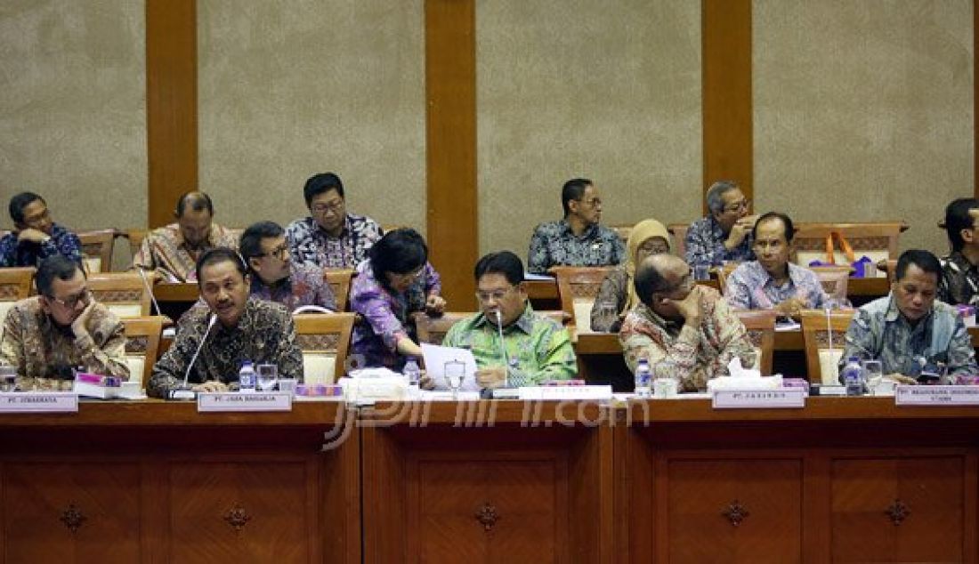 Jasa Raharja, Jiwasraya, Taspen, Jasindo dan Reasuransi Indonesia Utama mengikuti rapat dengan pendapat bersama Komisi XI DPR, Jakarta, Rabu (16/3). Rapat membahas evaluasi kinerja dan rencana kerja tahun 2016. Foto: Ricardo/JPNN.com - JPNN.com