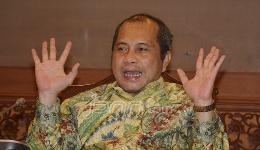 Menteri Desa, Pembangunan Desa Tertinggal (PDT) dan Transmigrasi Marwan Jafar saat menggelar konferensi pers terkait anggaran dana desa 2016 dan serapan anggaran desa 2015 di Kementerian Desa, Pembangunan Desa Tertinggal (PDT) dan Transmigrasi, Jakarta, Rabu (16/3). Foto: Ricardo/JPNN.com - JPNN.com