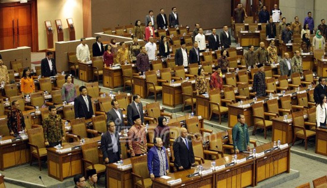 Suasana sidang Paripurna DPR di Ruang Sidang Paripurna DPR, Senayan, Jakarta, Rabu (6/4). Wakil Ketua DPR Fahri Hamzah tidak hadir pada sidang tersebut. Foto: Ricardo/JPNN.com - JPNN.com