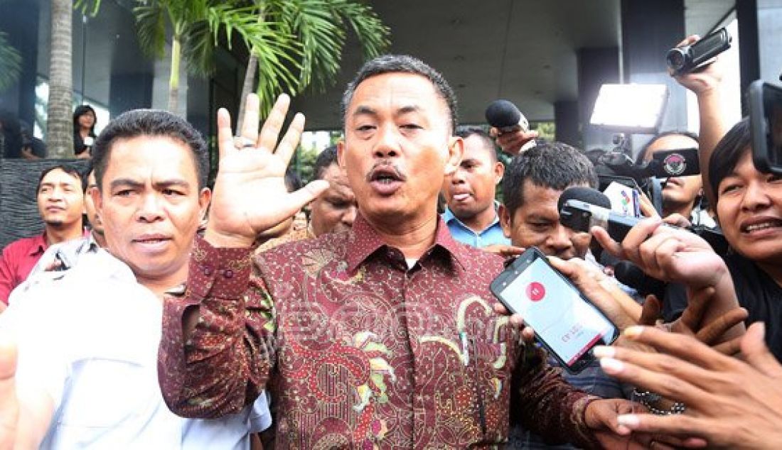 Ketua DPRD DKI Jakarta Prasetyo Edi Marsudi usai menjalani pemeriksaan KPK, Jakarta, Senin (11/4). Prasetyo dimintai keterangan untuk kasus dugaan suap pembahasan rancangan peraturan daerah (raperda) reklamasi pantai utara Jakarta dengan tersangka M Sanusi. Foto: Ricardo/JPNN.com - JPNN.com