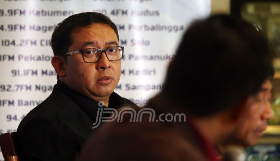 Wakil Ketua DPR Fadli Zon saat menjadi pembicara pada diskusi Pro Kontra Audit Sumber Waras di Jakarta, Sabtu (16/4). Foto: Ricardo/JPNN.com - JPNN.com