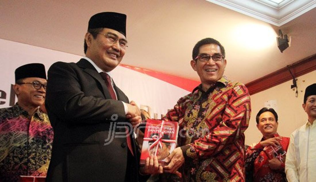 Mantan Ketua Mahkamah Konstitusi (MK) RI Hamdan Zulvan saat menghadiri pada Peluncuran buku Mantan Ketua Mahkamah Konstitusi (MK) Jimly Asshiddiqie di Gedung MK, Jakarta, Sabtu (16/4). Foto: Ricardo/JPNN.com - JPNN.com