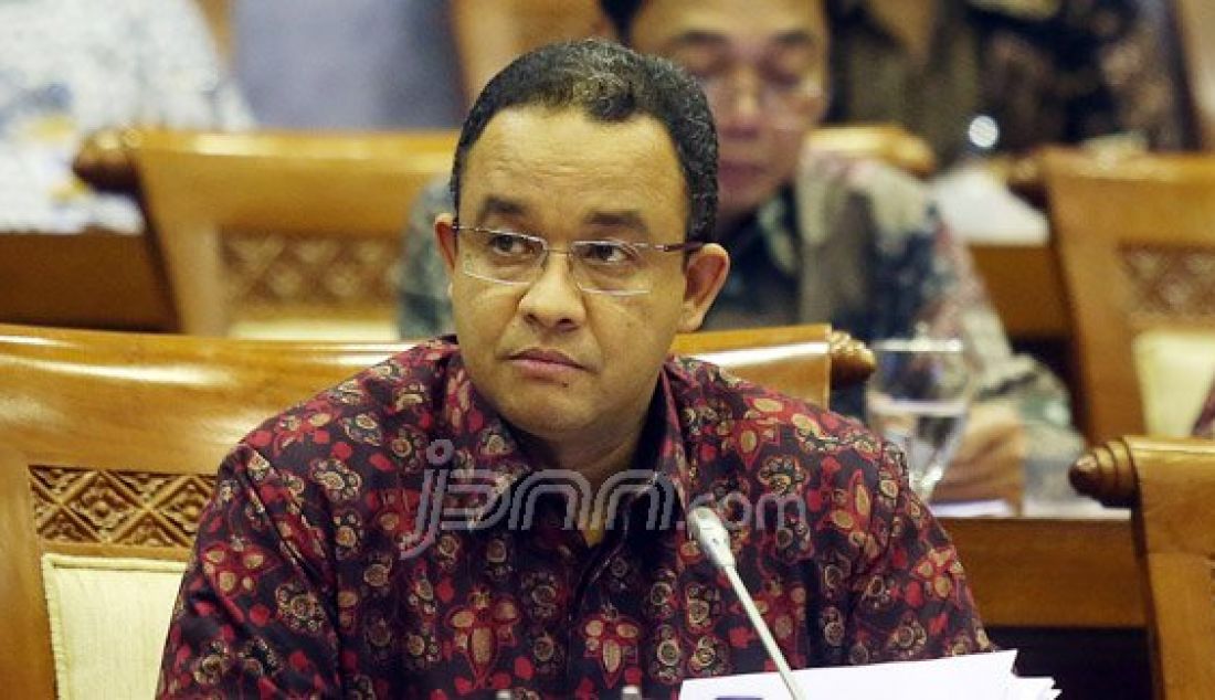 Menteri Pendidikan dan Kebudayaan Anies Baswedan saat mengikuti rapat kerja dengan Komisi X DPR di Gedung DPR, Senayan, Jakarta, Selasa (26/4). Foto: Ricardo/JPNN.com - JPNN.com