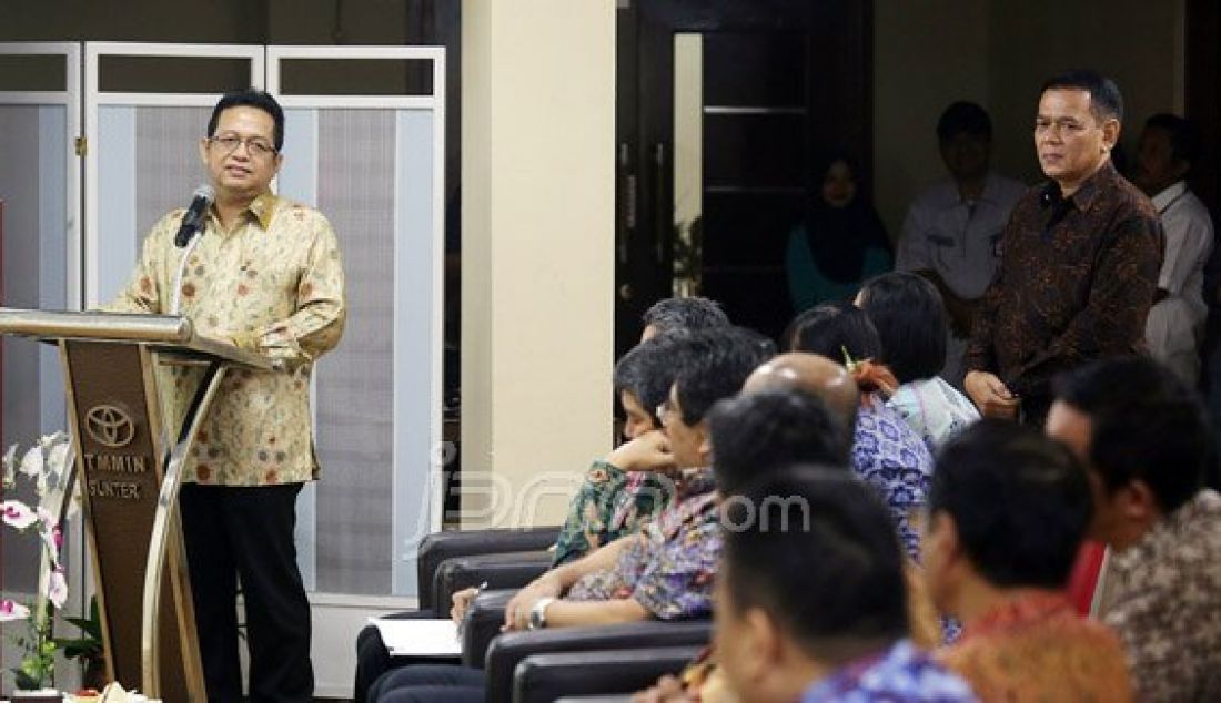 Ketua Komite Ekonomi Industri Nasional (KEIN), Soetrisno Bachir saat mengunjungi Toyota Motor Manufacturing Indonesia (TMMIN) di Pabrik Toyota Sunter 1, Jakarta, Senin (9/5). Kunjungan tersebut dalam rangka mendapatkan masukan dari para pelaku industri untuk memperkuat struktur industri nasional. Foto: Ricardo/JPNN.com - JPNN.com