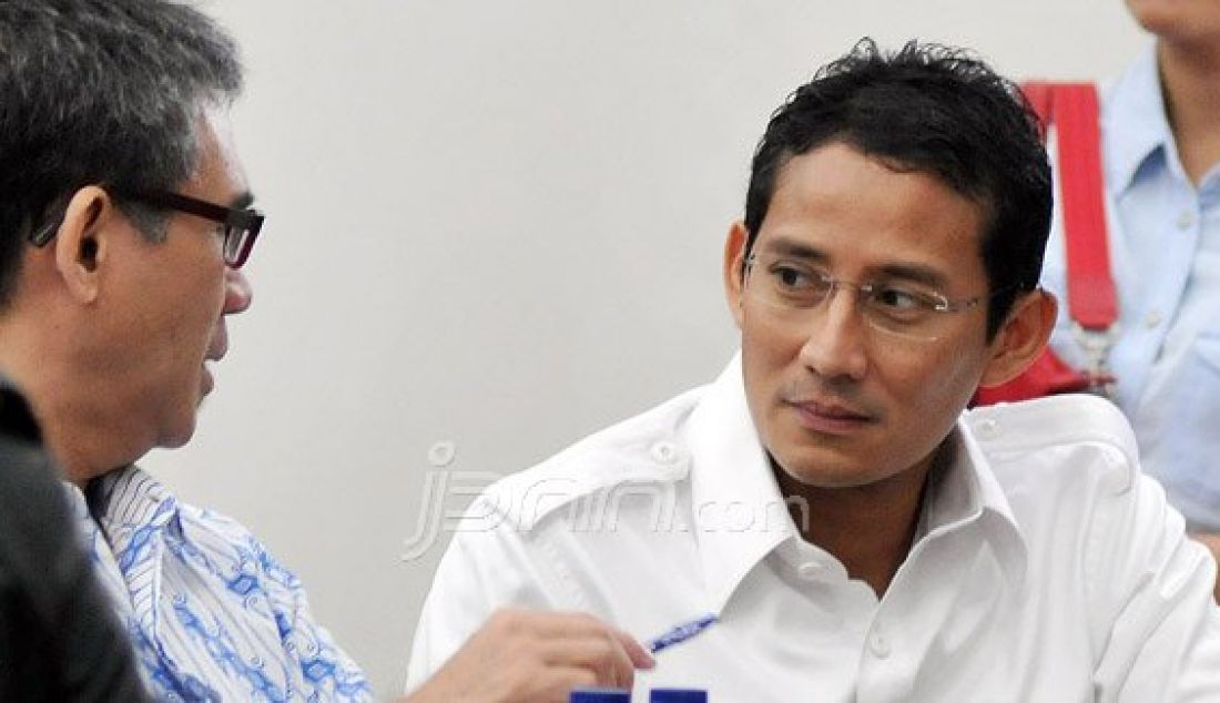 Bakal calon gubernur (bacagub) DKI Jakarta dari PDI Perjuangan Sandiaga Uno mengikuti fit and proper test di kantor DPP PDIP, Jakarta, Rabu (11/5). Sebanyak 34 bakal calon gubernur yang terdaftar mengikuti tes uji yang diadakan oleh PDIP tersebut. Foto: Ricardo/JPNN.com - JPNN.com