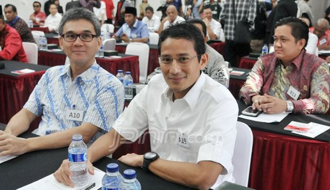 Bakal calon gubernur (bacagub) DKI Jakarta dari PDI Perjuangan Sandiaga Uno mengikuti fit and proper test di kantor DPP PDIP, Jakarta, Rabu (11/5). Sebanyak 34 bakal calon gubernur yang terdaftar mengikuti tes uji yang diadakan oleh PDIP tersebut. Foto: Ricardo/JPNN.com - JPNN.com