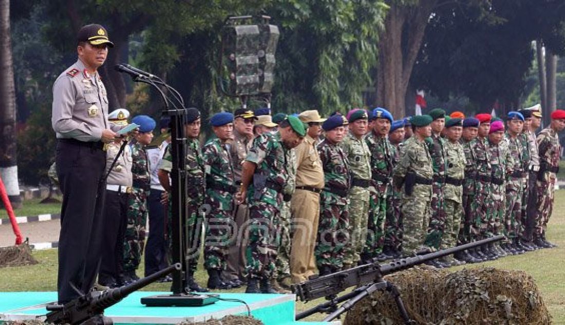 Kepala Kepolisian Daerah Metropolitan Jakarta Raya Irjen Pol Moechgiyarto saat memimpin apel gabungan TNI, Polda Metro Jaya, Pemprov DKI Jakarta, Ormas dan Mahasiswa di lapangan Brigif Para Raider 17 Cijantung, Jakarta Timur, Selasa (17/5). Foto: Ricardo/JPNN.com - JPNN.com