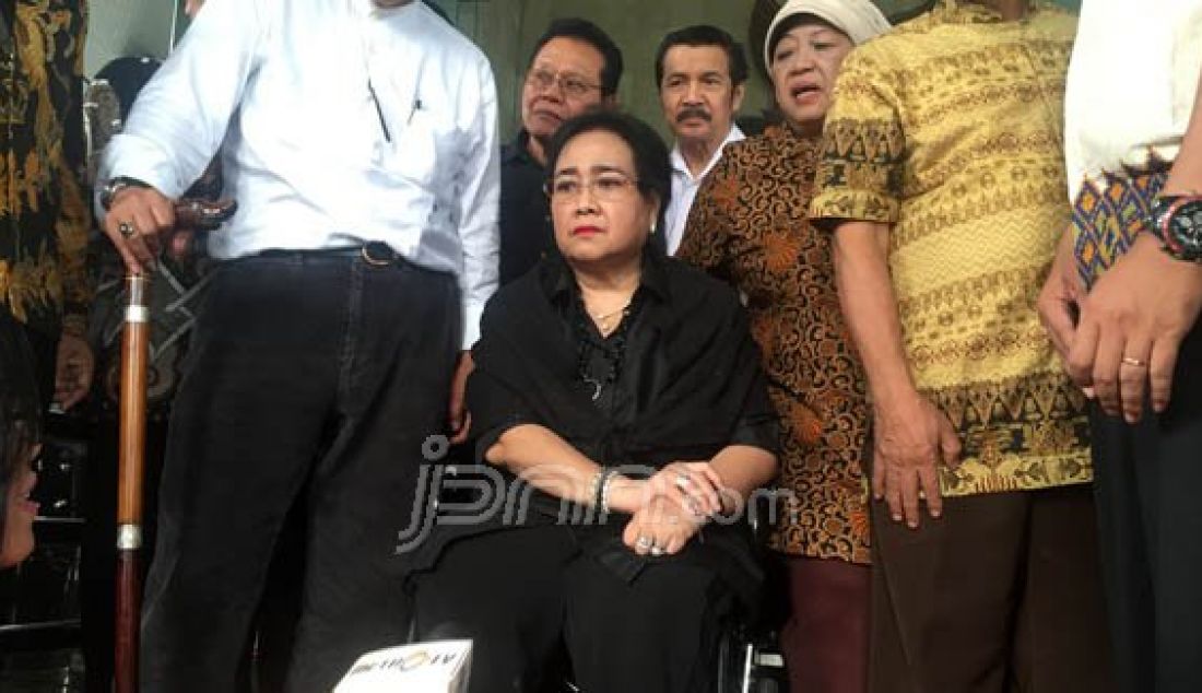 Rachmawati Soekarnoputri saat tiba di lobby gedung Komisi Pemberantasan Korupsi (KPK), Kuningan, Jakarta, Jumat (20/5). Foto: Boy/JPNN.com - JPNN.com