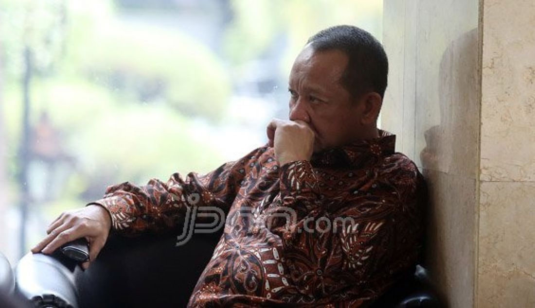 Sekretaris Mahkamah Agung Nurhadi Abdurrachman saat menjalani pemeriksaan KPK, Jakarta, Selasa (24/5). Nurhadi menjadi saksi tindak pidana korupsi memberi hadiah atau janji terkait pengajuan Peninjauan Kembali (PK) pada PN Jakarta Pusat. Foto: Ricardo/JPNN.com - JPNN.com