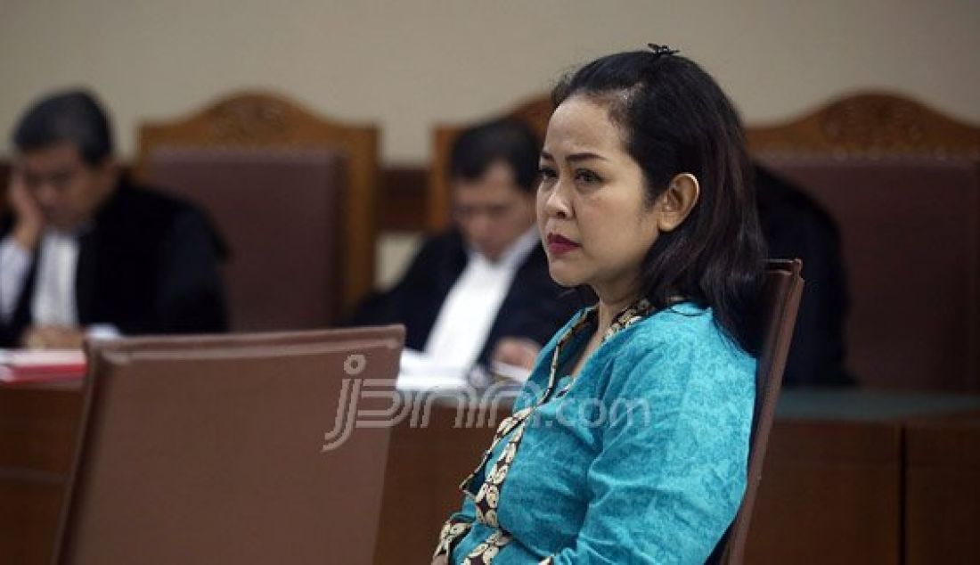 Kolega Anggota DPR Damayanti Wisnu Putranti, Dessy A Edwin menjalani sidang perdana di Pengadilan Tipikor, Kemayoran, Jakarta, Kamis (9/6). Dessy didakwa menerima suap dari Dirut PT Windu Tunggal Utama Abdul Khoir untuk memperjuangan proyek anggaran jalan di Maluku pada KemenPU-Pera. Foto: Ricardo/JPNN.com - JPNN.com