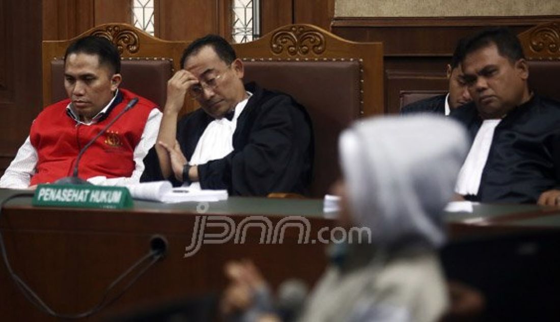 Terdakwa kasus penganiayaan pembantu rumah tangga (PRT) Fanny Syafriansyah alias Ivan Haz menjalani sidang lanjutan di Pengadilan Negeri Jakarta Pusat, Jakarta, Rabu (15/6). Foto: Ricardo/JPNN.com - JPNN.com