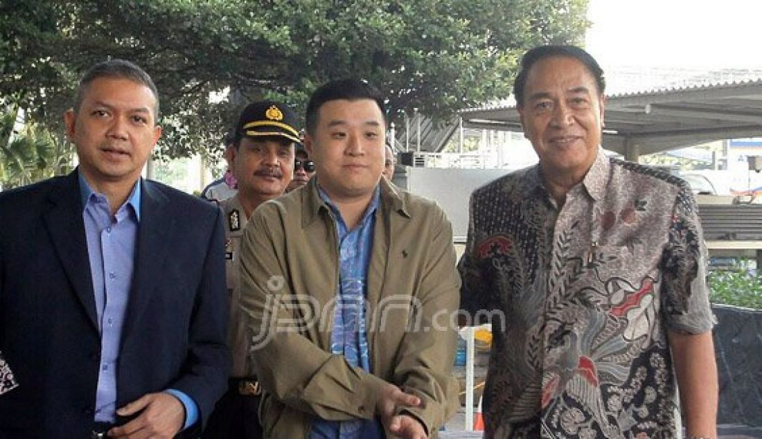 Direktur Agung Sedayu Group Richard Halim Kusuma menjalani pemeriksaan KPK, Jakarta, Selasa (21/6). Richard diperiksa sebagai saksi kasus dugaan suap di DPRD DKI Jakarta pembahasan Raperda rencana tata ruang kawasan strategis pantai Utara dan Raperda zonasi wilayah pesisir dan pulau-pulau kecil DKI Jakarta 2015-2035. Foto: Ricardo/JPNN.com - JPNN.com