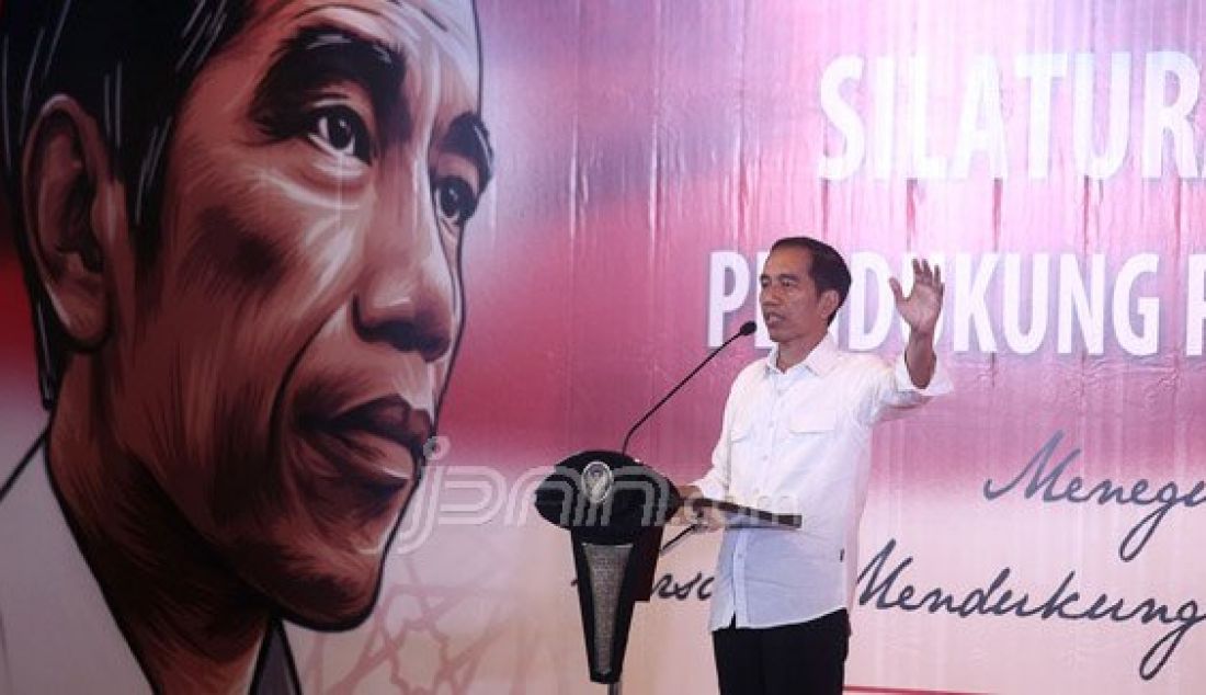 Presiden Joko Widodo (Jokowi) saat menghadiri acara Silaturahmi Nasional Penduduk Presiden Jokowi 2016, Jakarta, Minggu (24/7). Foto: Ricardo/JPNN.com - JPNN.com