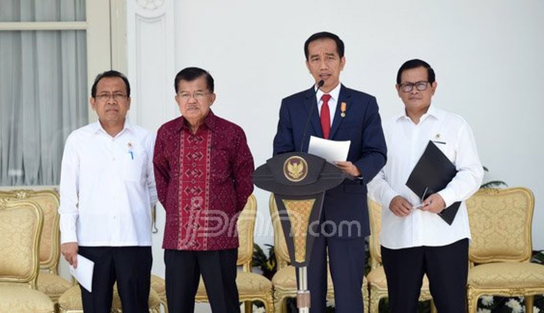 Presiden Joko Widodo saat memperkenalkan Menteri-menteri baru di Istana Negara Jakarta, Rabu (27/7). Foto: Biro Pers Kepresidenan - JPNN.com