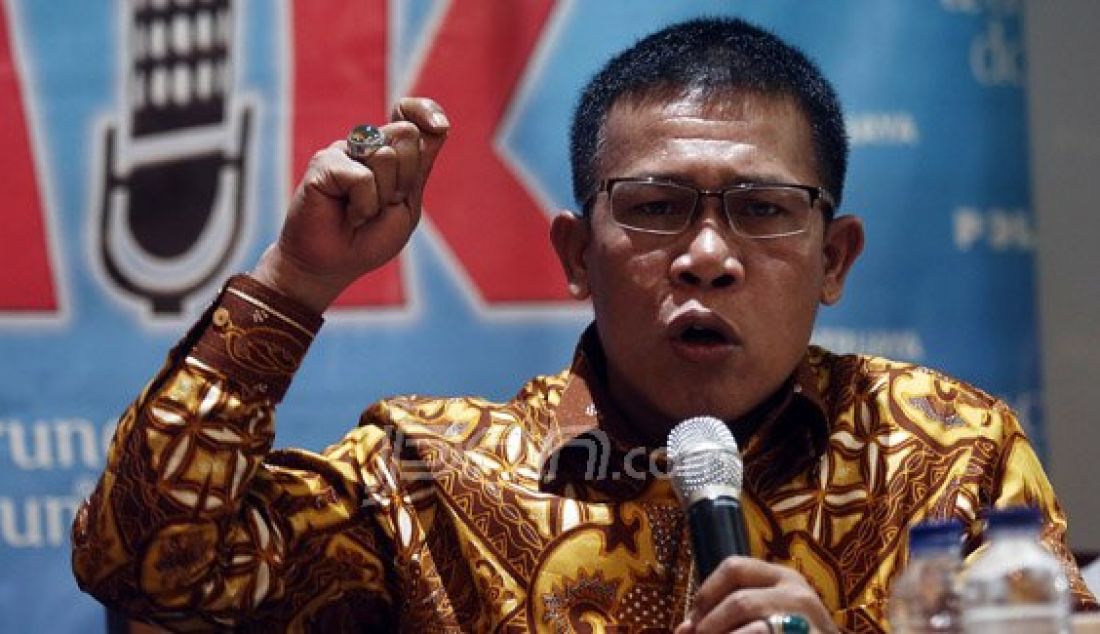 Politisi Masinton Pasaribu menjadi pembicara pada diskusi bertema KTP Untuk Teman Parpol, Jakarta, Sabtu (30/7). Foto : Ricardo/JPNN.com - JPNN.com