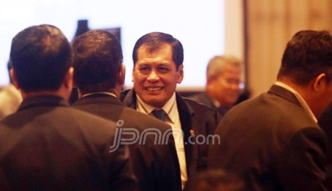 Mantan Ketua PSSI Nurdin Halid menghadiri Kongres Luar Biasa PSSI di Jakarta, Rabu (3/8). KLB PSSI membahas pemilihan Plt Ketua Umum PSSI hingga kongres pemilihan terdekat, pemilihan Komite Exco, pelaksanaan Kongres Tahunan Pemilihan PSSI dan Pengesahan revisi Kode Pemilihan PSSI. Foto: Ricardo/JPNN.com - JPNN.com