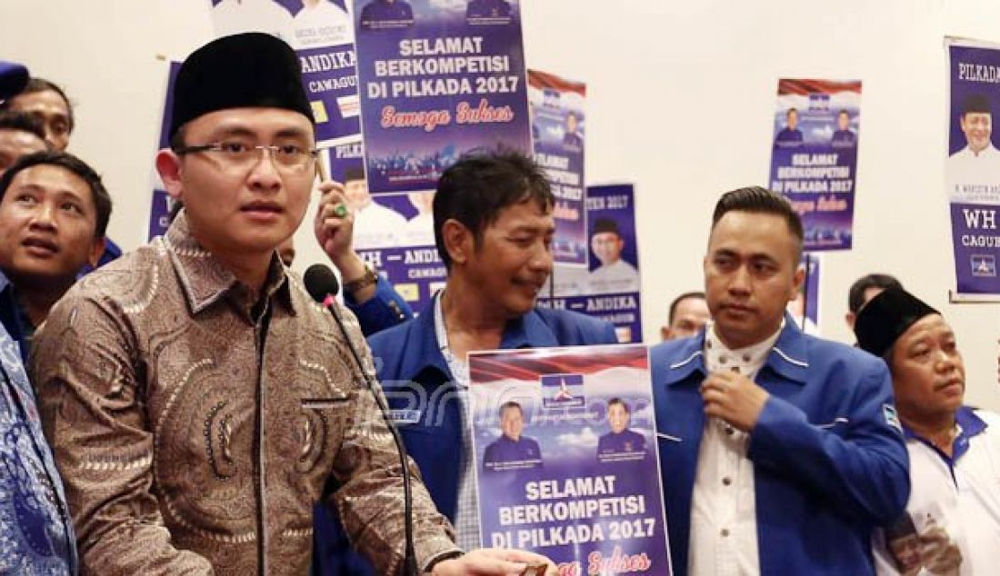 (Kiri) Calon Gubernur Banten Wahidin Halim dan Calon Wakil Gubernur Banten Andika Hazrumy saat Deklarasi Cagub dan Cawagub Banten di Kantor DPP Demokrat, Jakarta, Senin (8/8). Wahidin Halim dan Andika Hazrumy diusung Partai Demokrat, Golkar dan Hanura. Foto: Ricardo/JPNN.com - JPNN.com