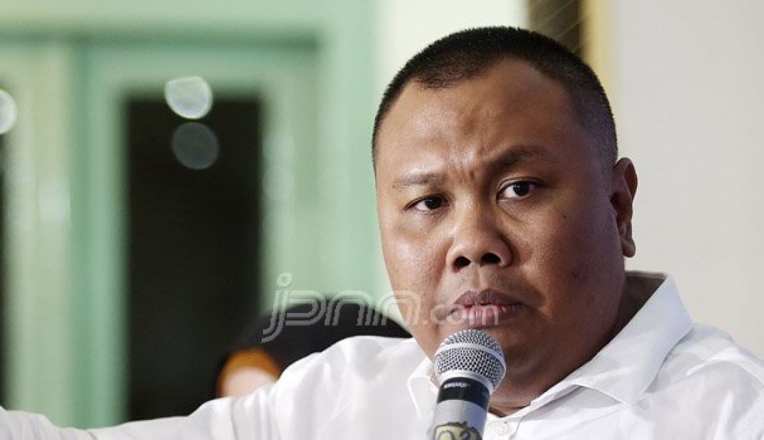 Pengamat Politik Universita Paramadina Hendri Satrio menjadi pembicara pada diskusi bertema Tensi Tinggi Pilkada DKI, Jakarta, Sabtu (13/8). Foto: Ricardo/JPNN.com - JPNN.com