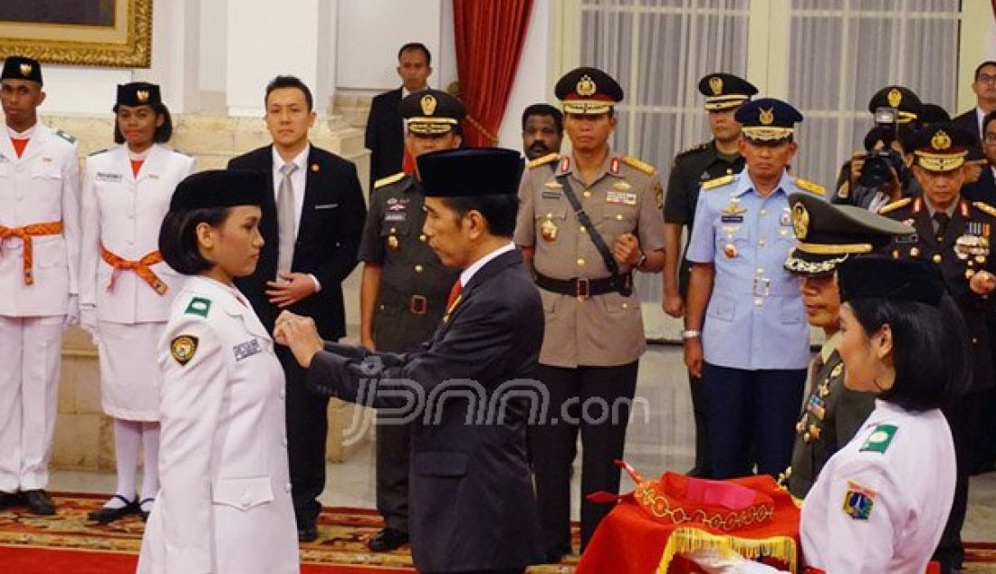 Pengukuhan Pasukan Pengibar Bendera Pusaka (Paskibraka) HUT Kemerdekaan RI ke 71 oleh Presiden Joko Widodo di Istana Negara, Jakarta, Senin (15/8). Foto: Natalia/JPNN.com - JPNN.com