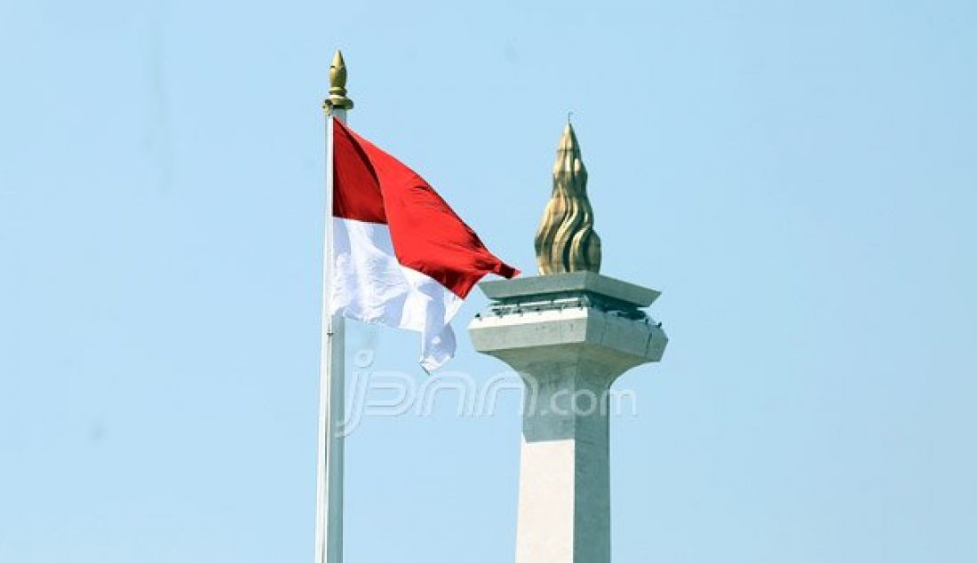 Suasana upacara penaikan bendera Pusaka pada Peringatan HUT Proklamasi Kemerdekaan ke-71 Republik Indonesia di Lapangan Istana Merdeka, Jakarta, Rabu (17/8). Jokowi menjadi inspektur upacara detik-detik Proklamasi. Foto: Ricardo/JPNN.com - JPNN.com